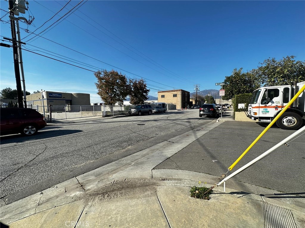 5040 Heintz Street Property Photo 6