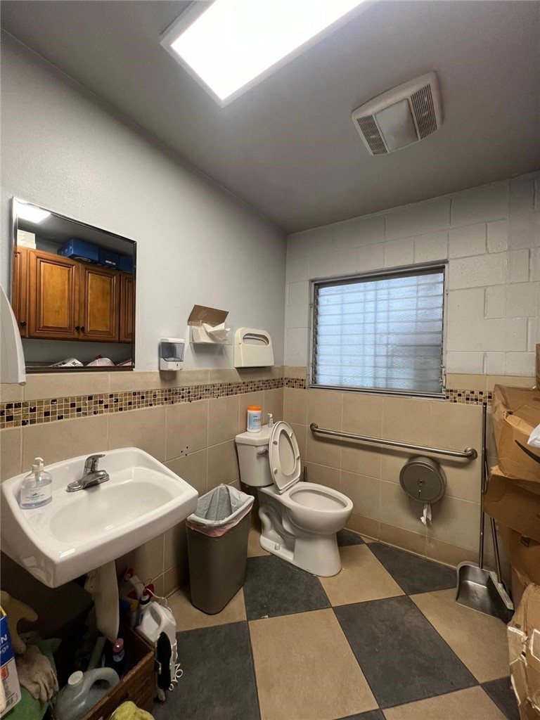 7850 Garvey Avenue Property Photo 8