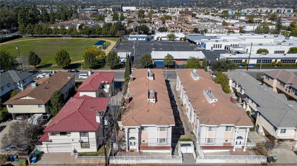 32 Diamond Street D Property Photo 6