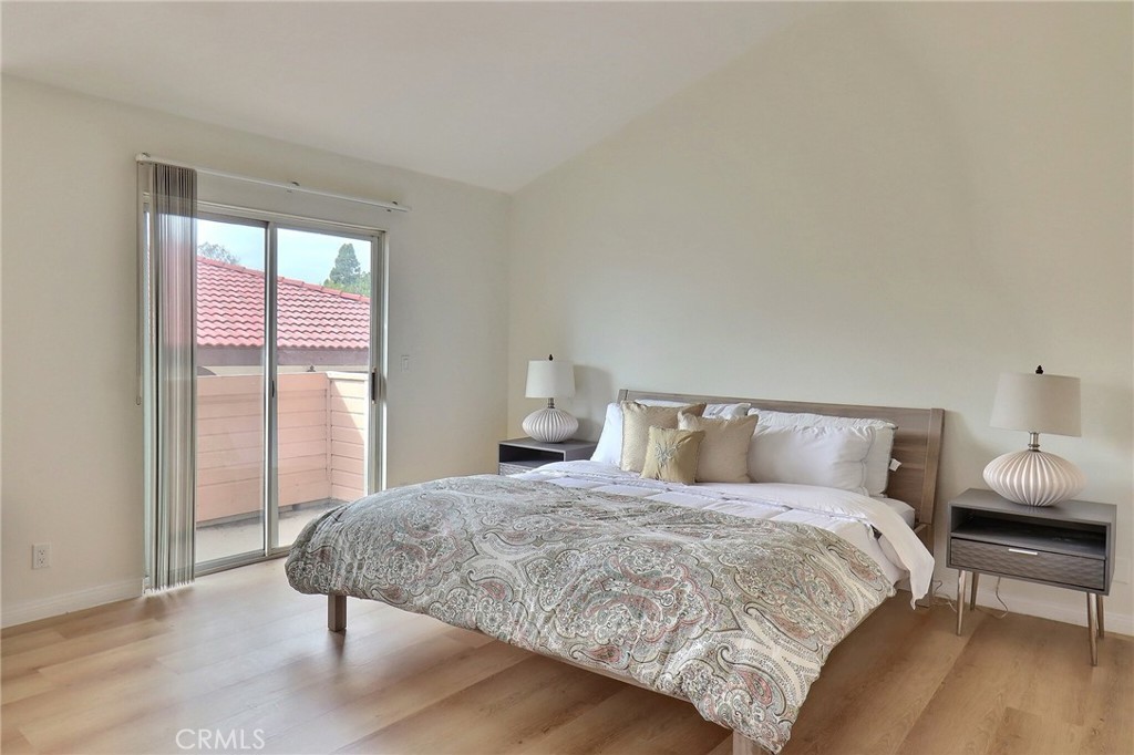 32 Diamond Street D Property Photo 15