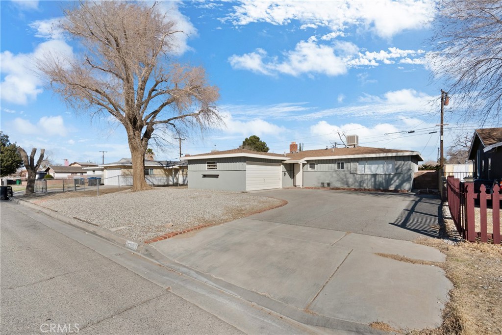 44502 2nd Street E Property Photo 1