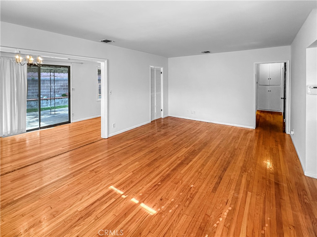 2714 Lompoc Street Property Photo 7