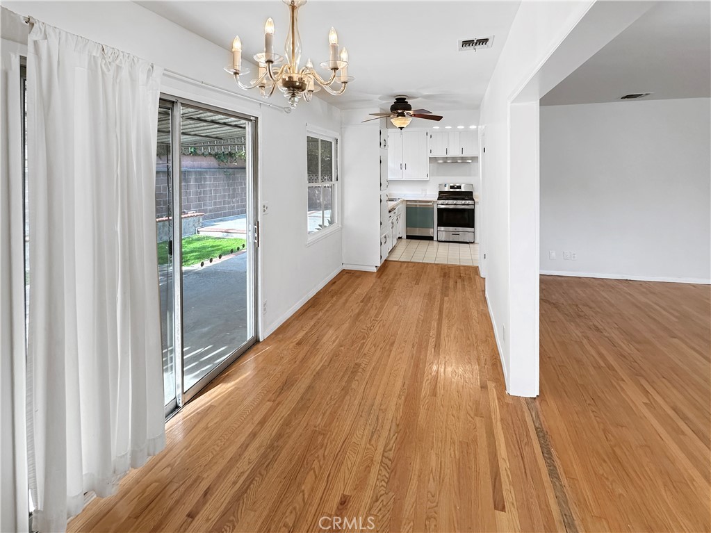 2714 Lompoc Street Property Photo 9