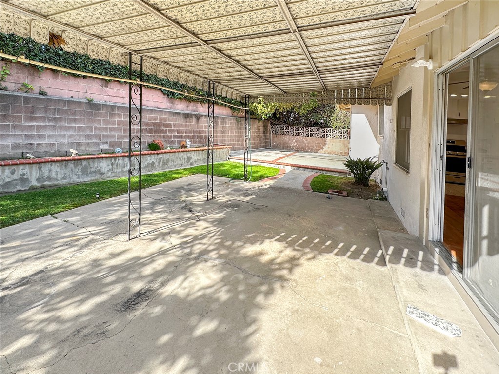 2714 Lompoc Street Property Photo 21