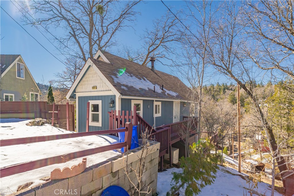 29251 Lake Brook Avenue Property Photo 1