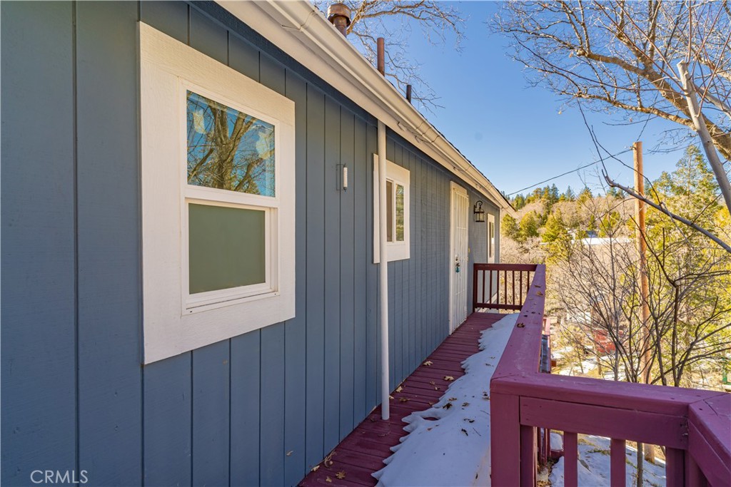 29251 Lake Brook Avenue Property Photo 4