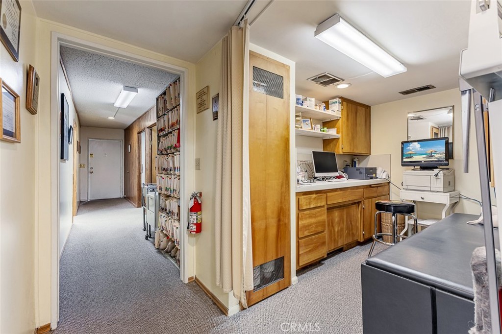 9130 Las Tunas Drive Property Photo 10