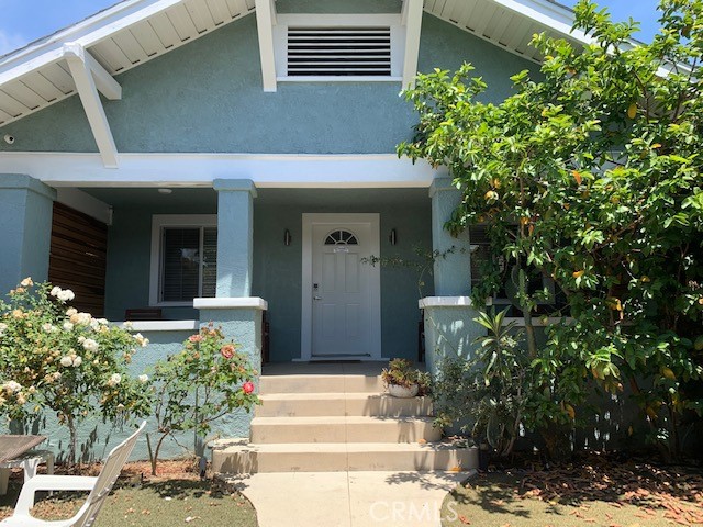 6547 De Longpre Avenue Property Photo