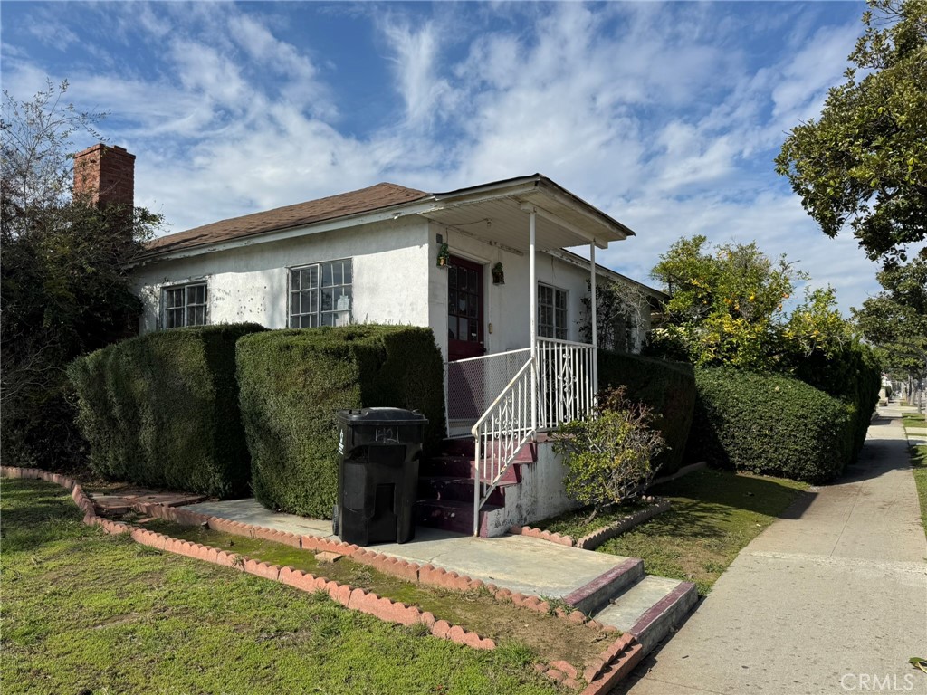 1421 E Norwood Place Property Photo