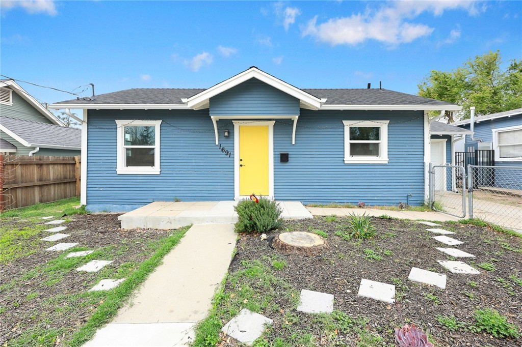 1691 N Sierra Bonita Ave Property Photo