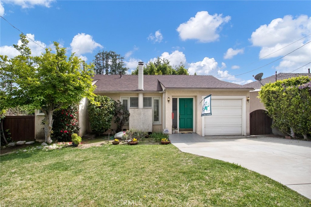 846 W Hillcrest Boulevard Property Photo 1