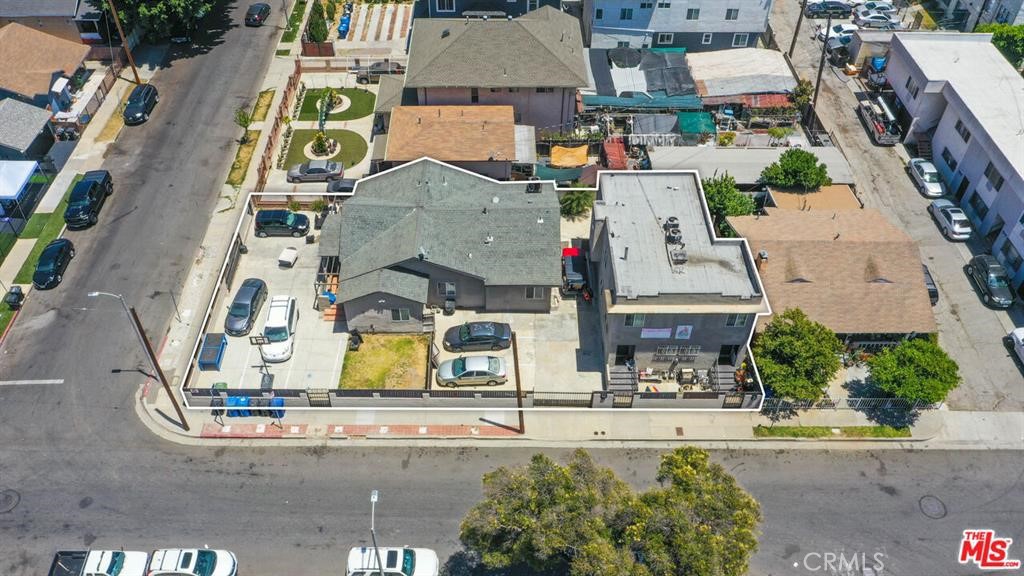 1238 W 35th Street Property Photo 2