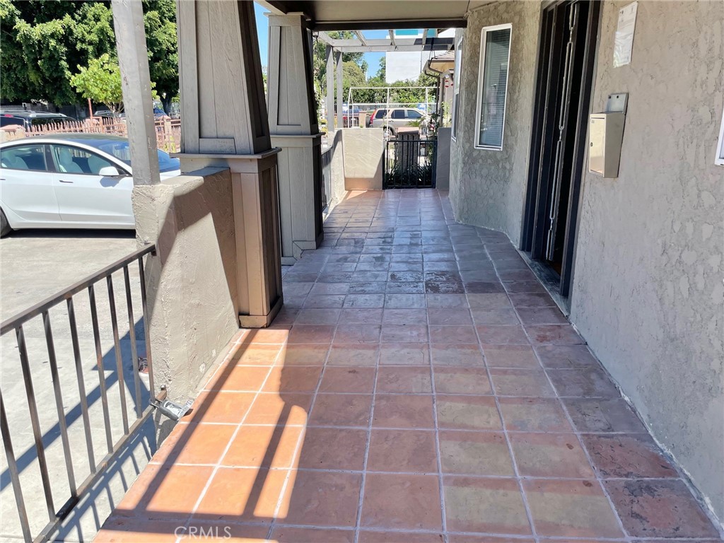 1238 W 35th Street Property Photo 8