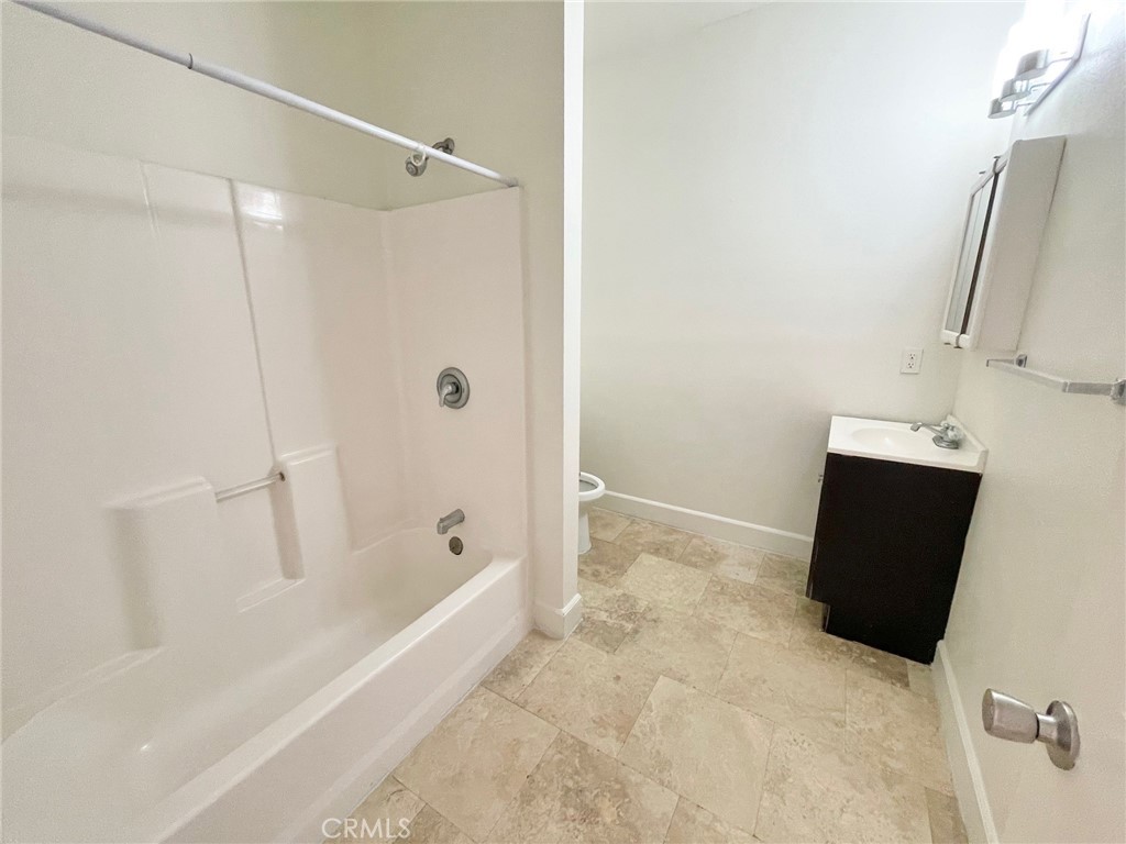 1238 W 35th Street Property Photo 20