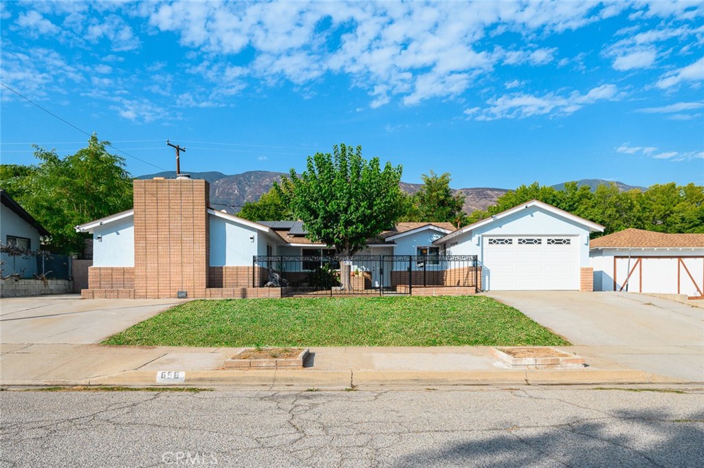 656 W 52nd Street Property Photo 1
