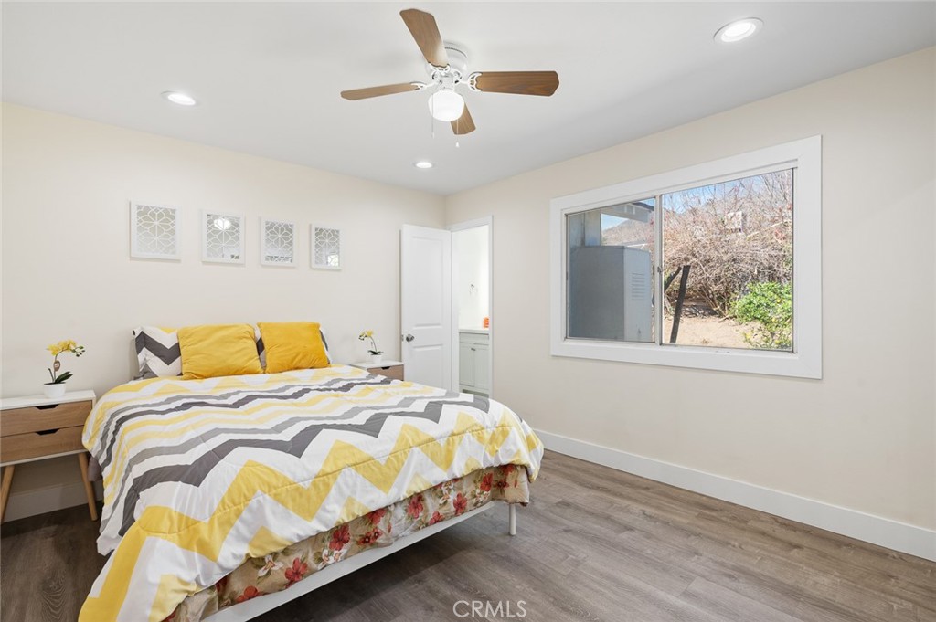 656 W 52nd Street Property Photo 10