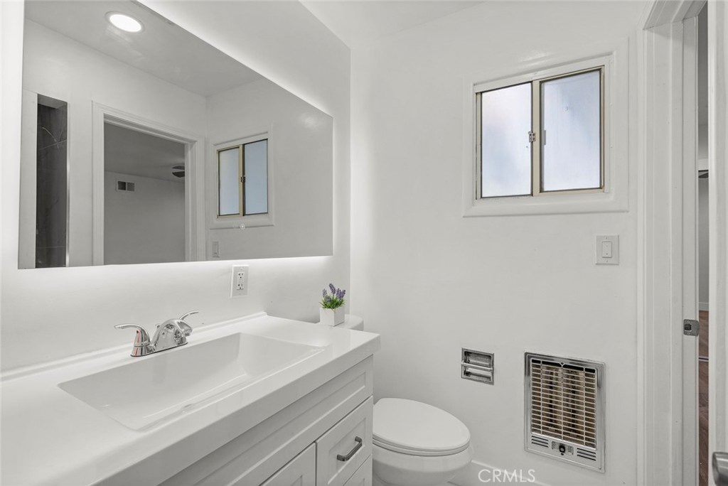 656 W 52nd Street Property Photo 12
