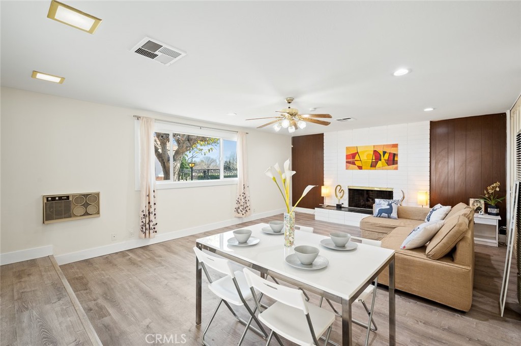 656 W 52nd Street Property Photo 16