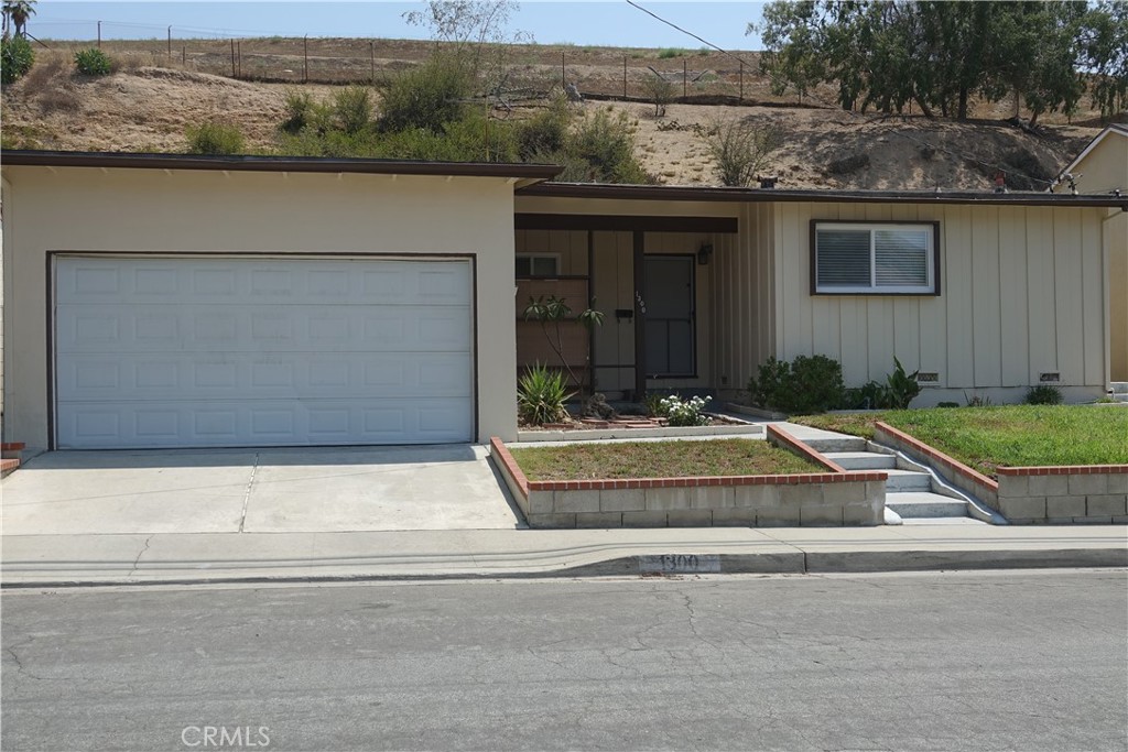 1300 Kempton Avenue Property Photo