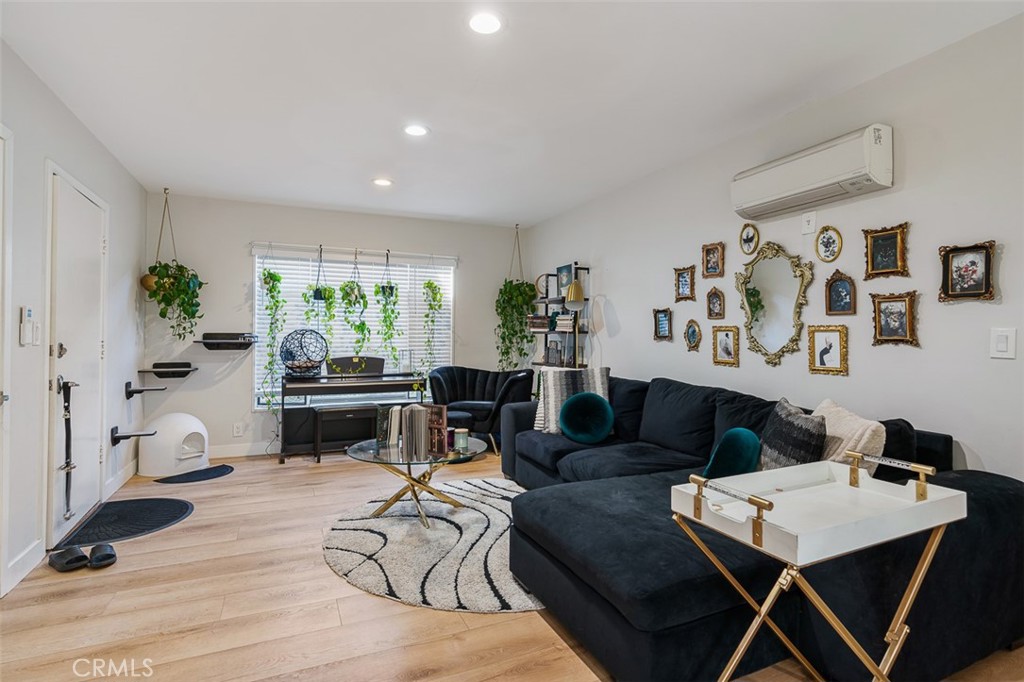 239 S Madison Avenue Property Photo 18