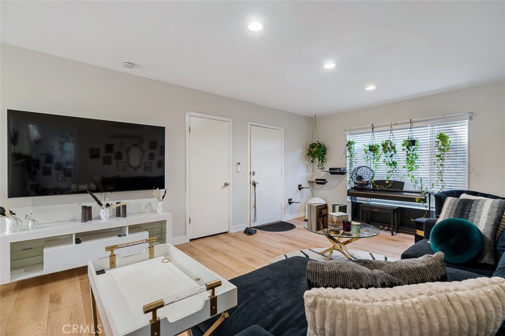 239 S Madison Avenue Property Photo 19
