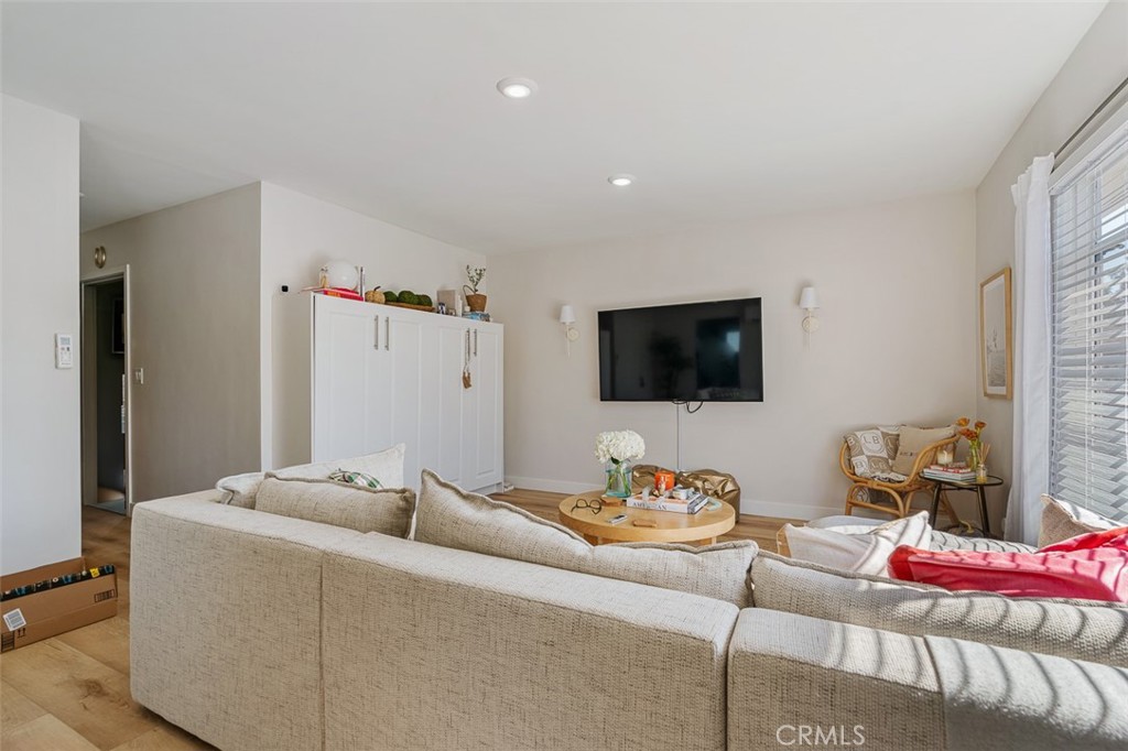 239 S Madison Avenue Property Photo 31