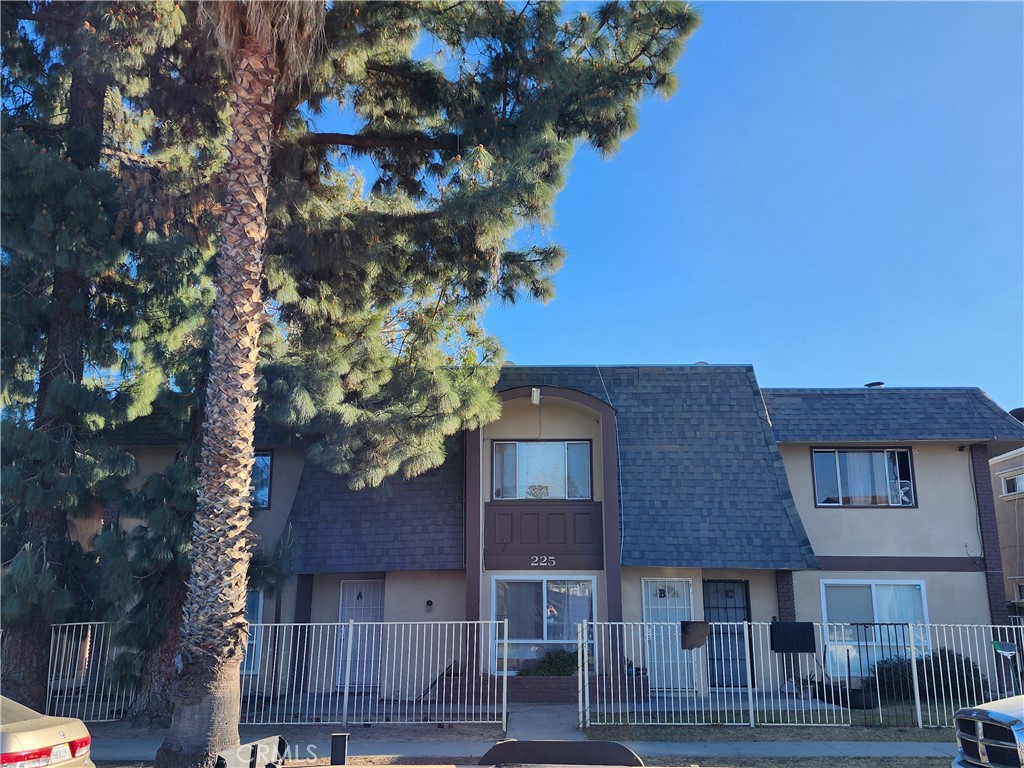 225 E Jackson Street Property Photo