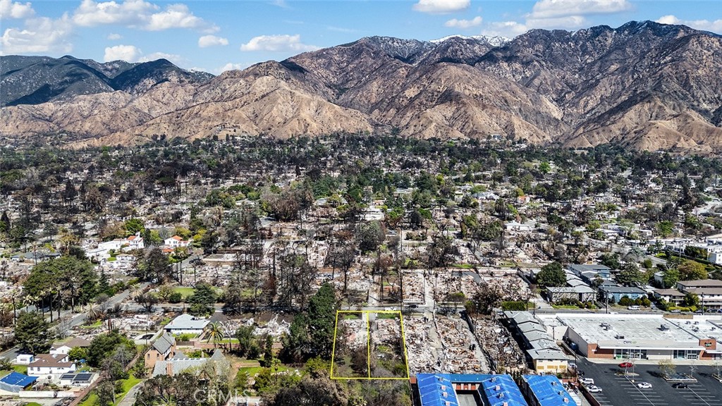 686 E Pine Street Property Photo 5