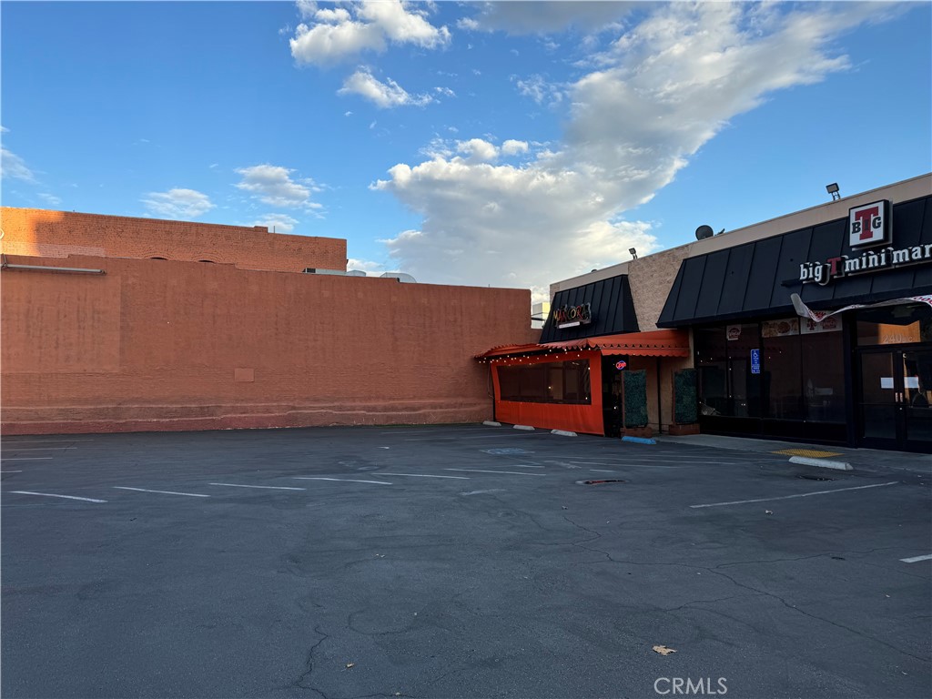 240 W Main Street Property Photo