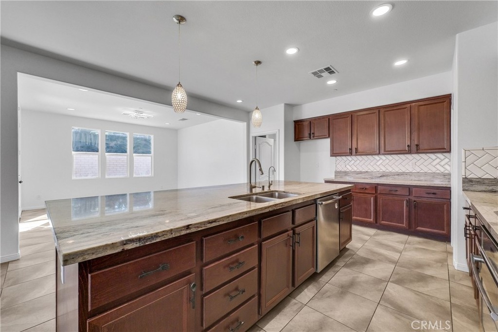 1700 Taylor Court Property Photo 10