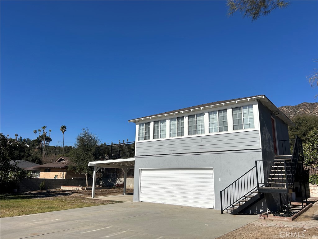 329 Vineyard Avenue Property Photo