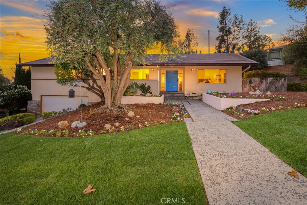 1935 Oakwood Avenue Property Photo