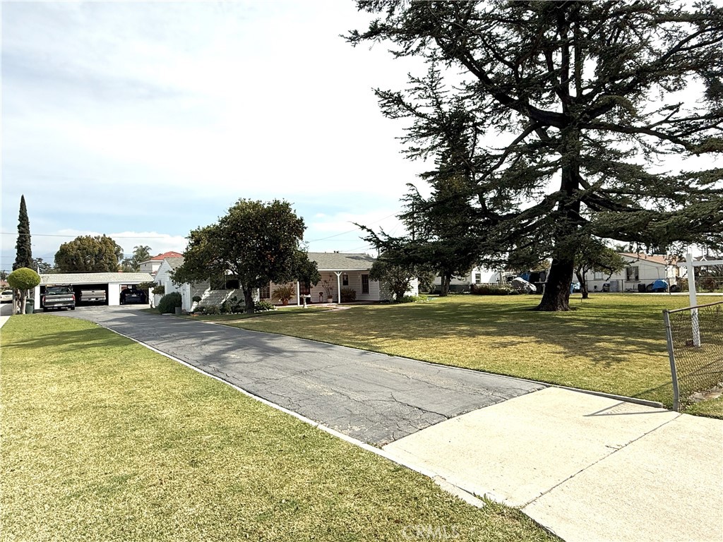 11829 Roseglen Street Property Photo