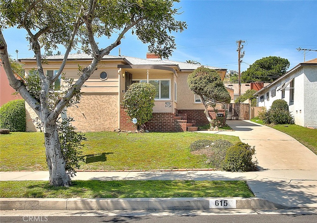615 El Mercado Avenue Property Photo