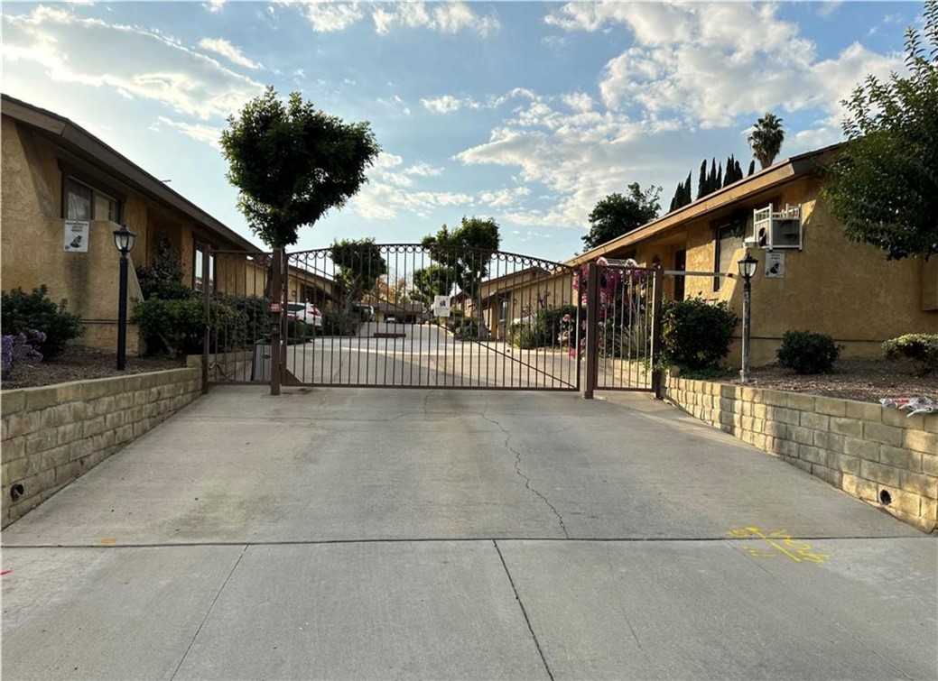 4707 El Monte Avenue Property Photo