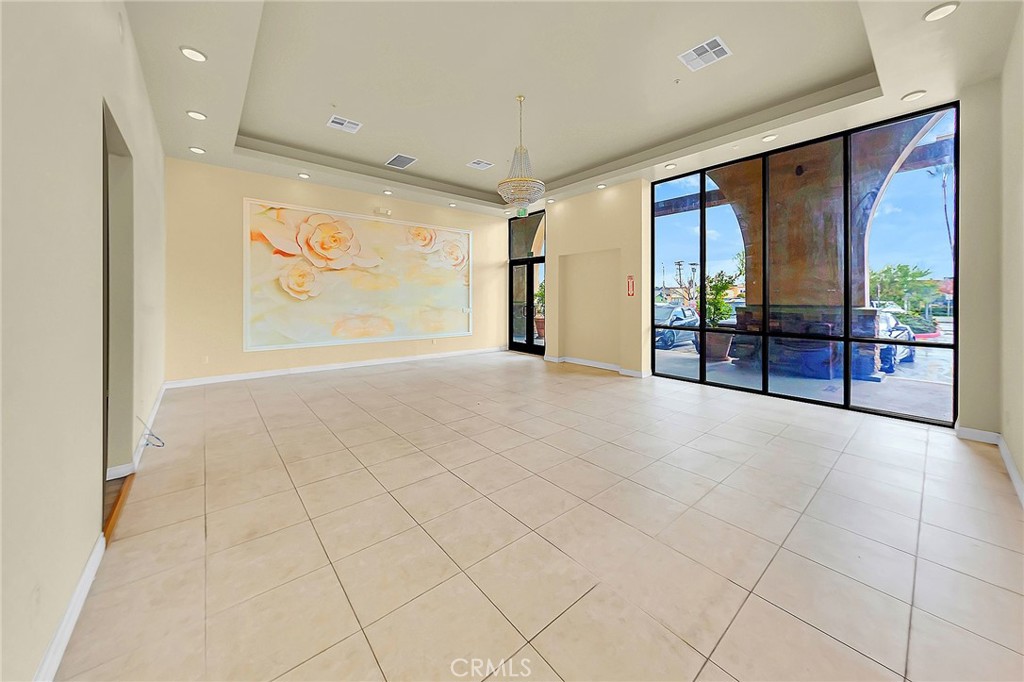 9055 Las Tunas Drive Property Photo 8
