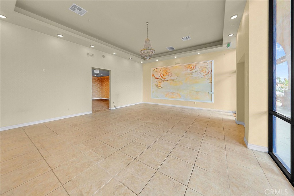 9055 Las Tunas Drive Property Photo 9