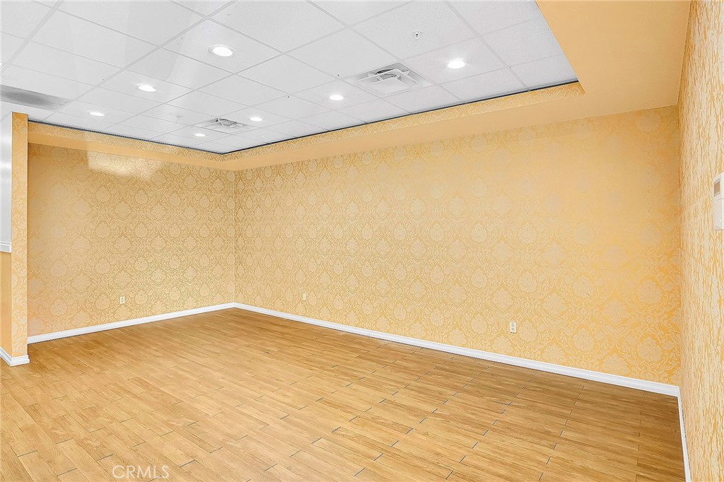 9055 Las Tunas Drive Property Photo 10