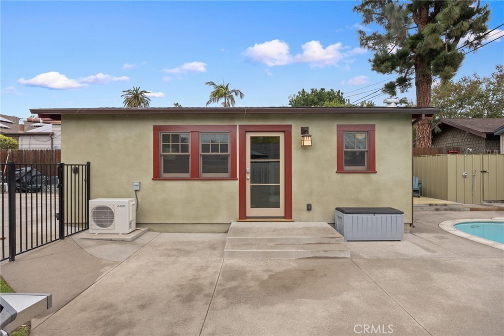 1236 N Michigan Avenue Property Photo