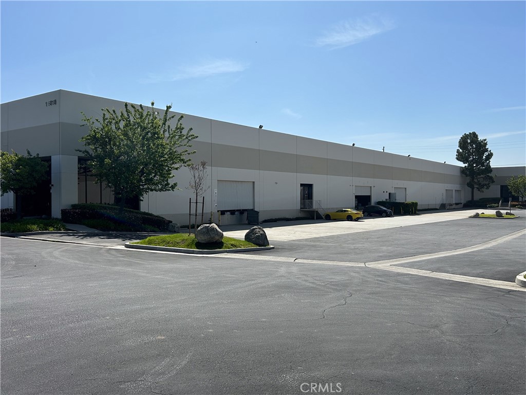 16018 Adelante Street C Property Photo 1