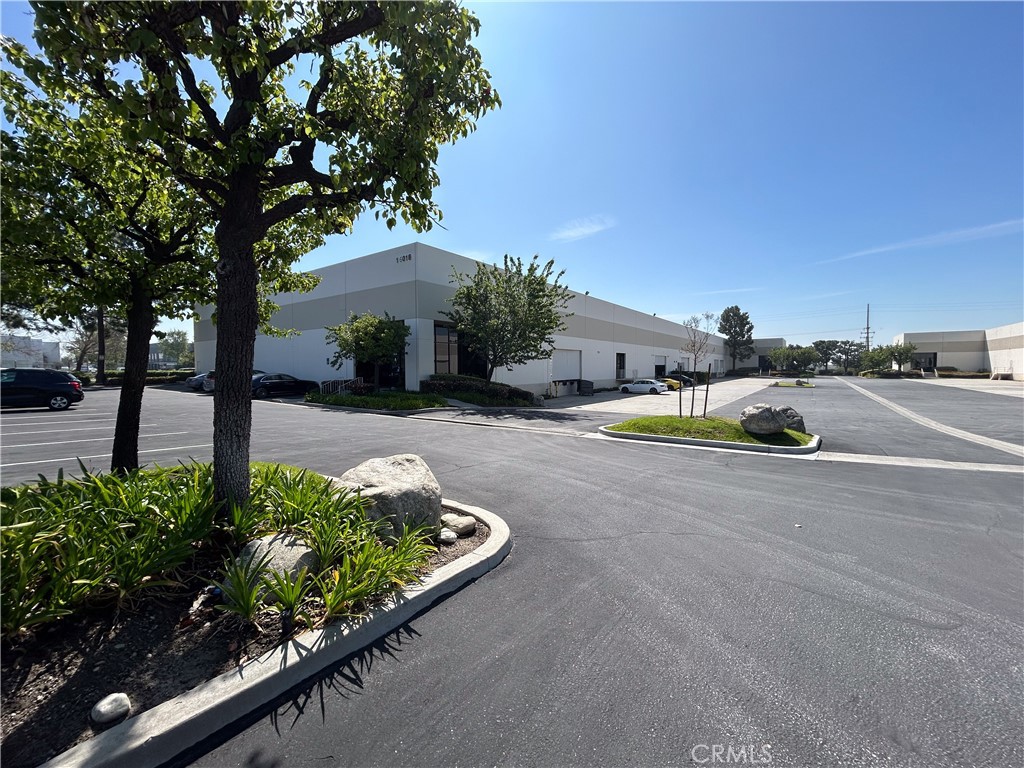 16018 Adelante Street C Property Photo 2