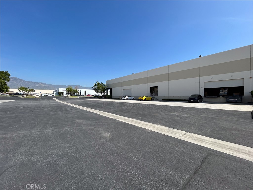 16018 Adelante Street C Property Photo 3