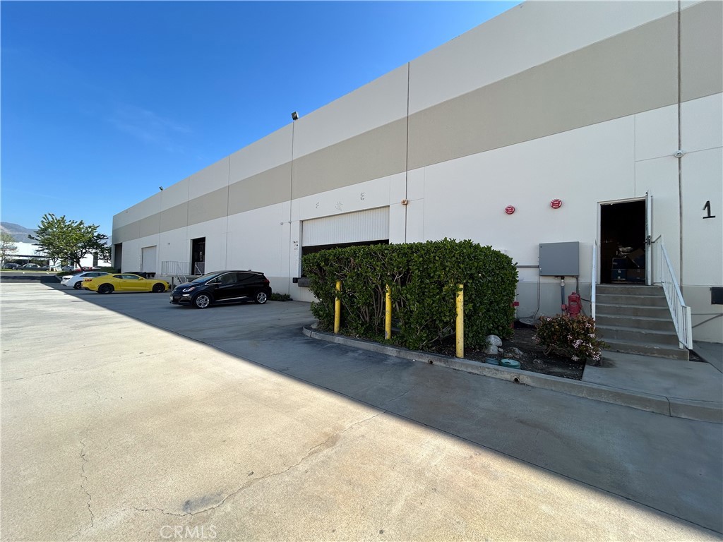16018 Adelante Street C Property Photo 4