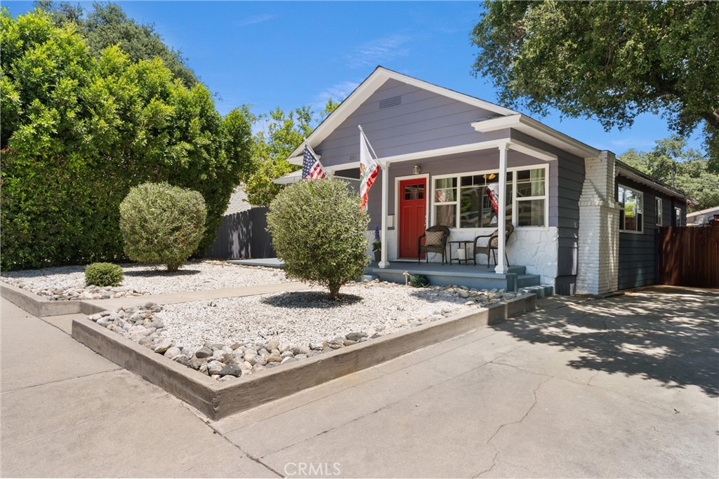 234 N Alta Vista Avenue Property Photo 2