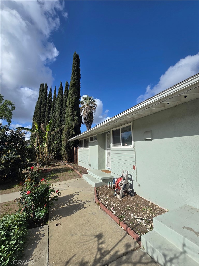 16035 Flamstead Drive Property Photo 3