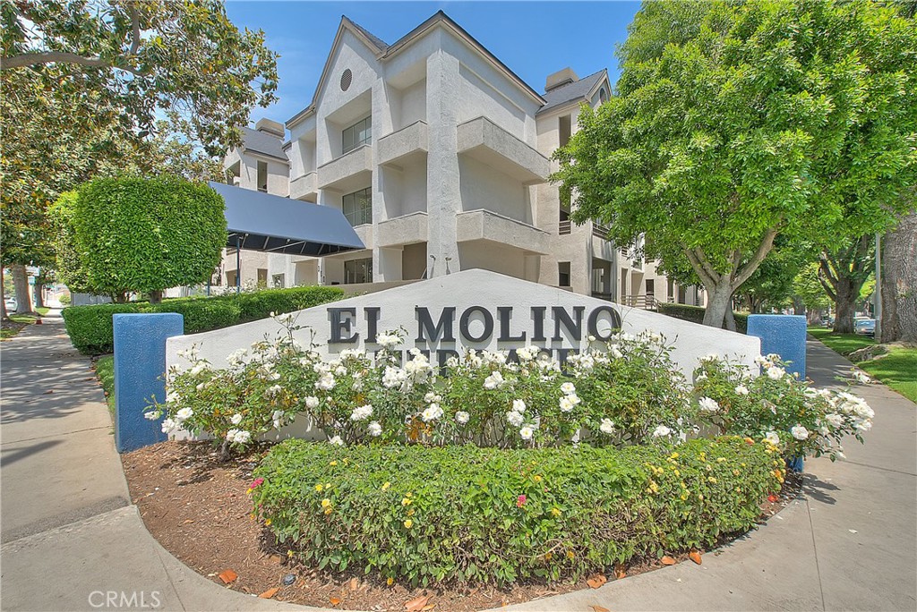 300 N El Molino Avenue 118 Property Photo 1