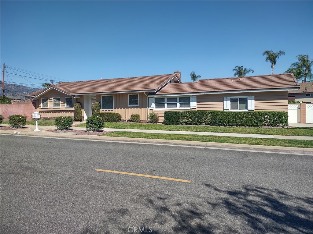 910 S 5th Avenue Property Photo 1