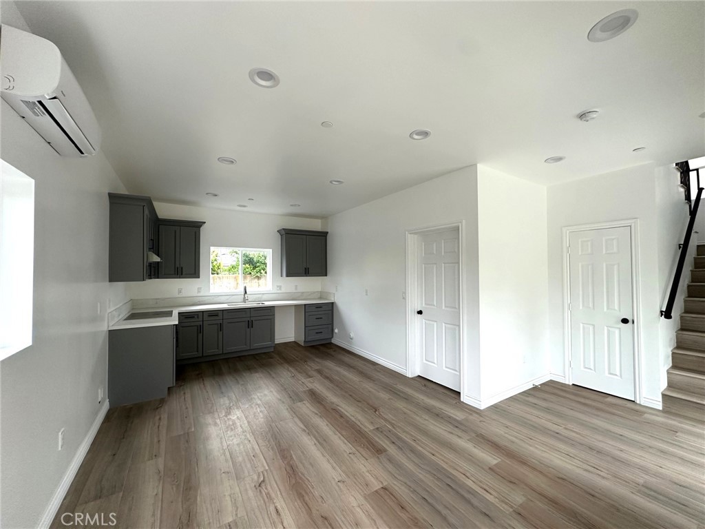 3354 Bartlett Ave. Property Photo 2