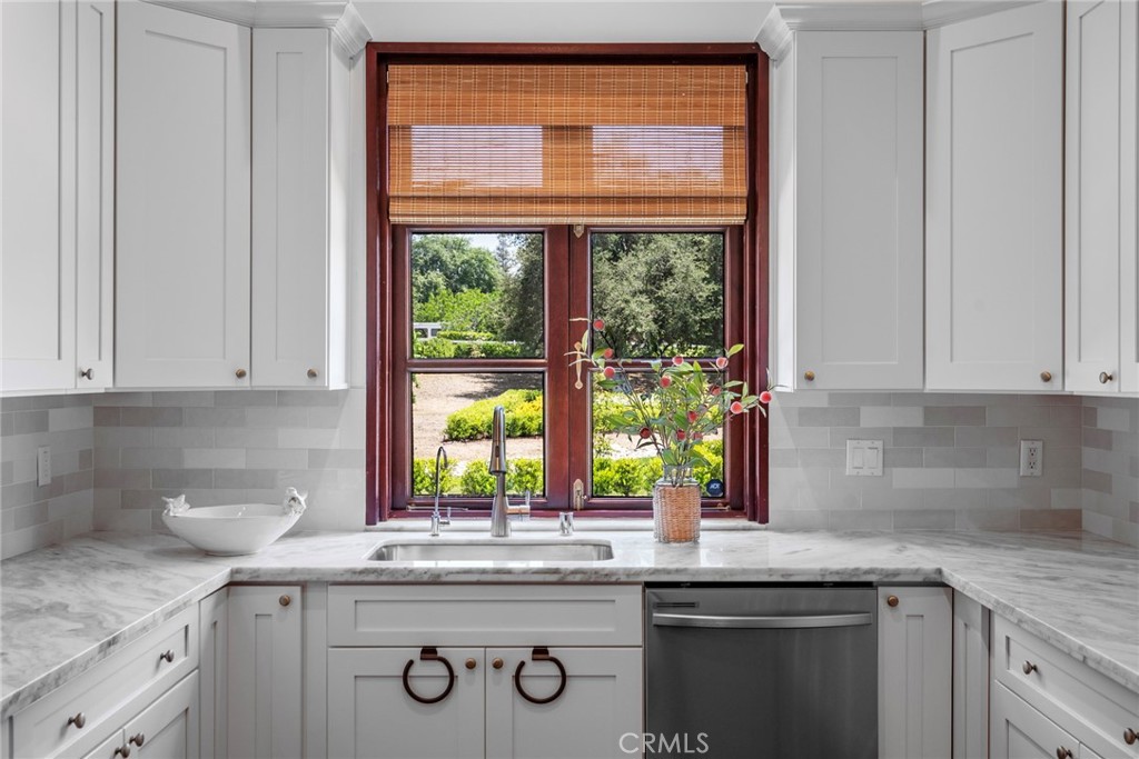 11 Deodar Lane Property Photo 28