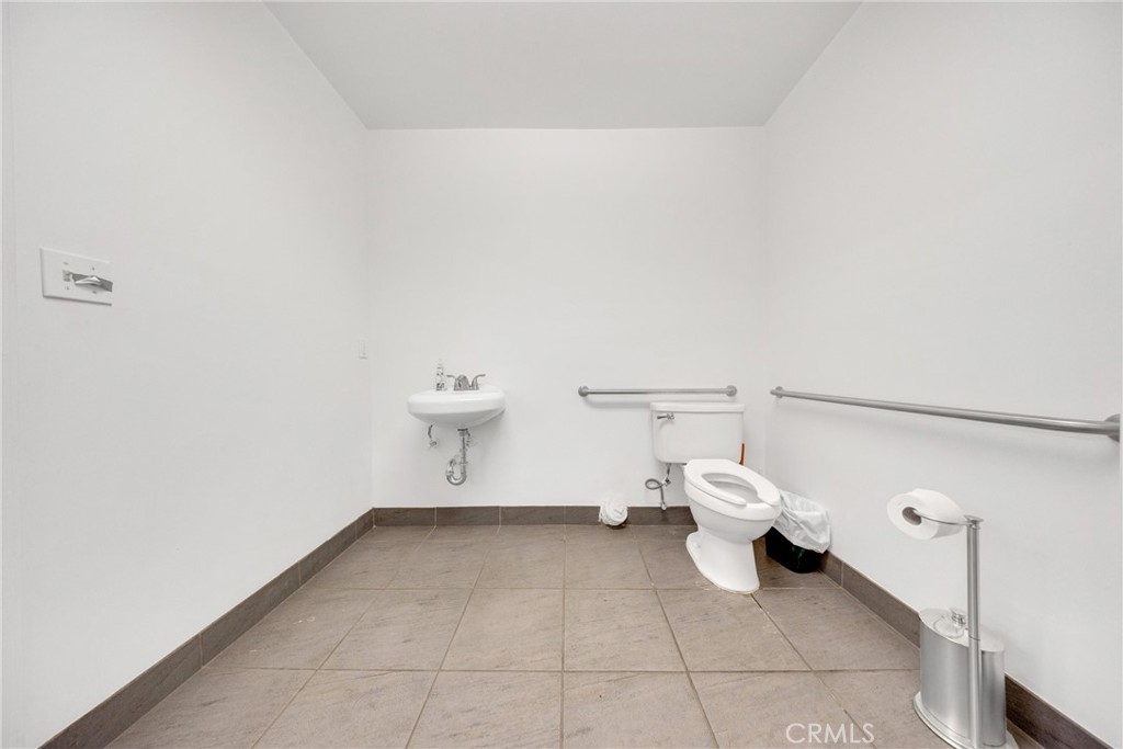 118 E Live Oak Avenue Property Photo 7